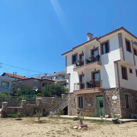 Akan Ayvalı