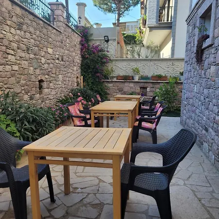 Oda ve Kahvaltı Ayvalık Akan 3*