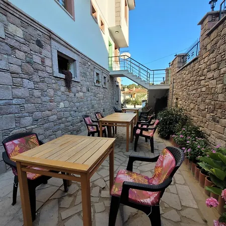 Ayvalık Akan Oda ve Kahvaltı 3*